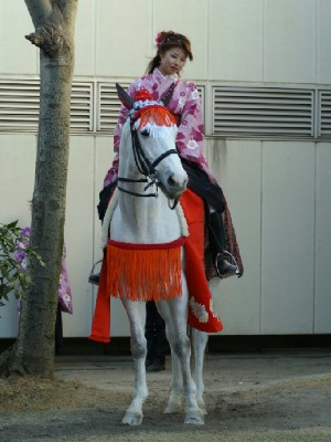 川崎競馬の誘導馬　正月和服Ｖｅｒ　トーチくん１