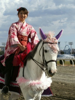 川崎競馬の誘導馬　１月　ノーマルＶｅｒ　トーチくん　１