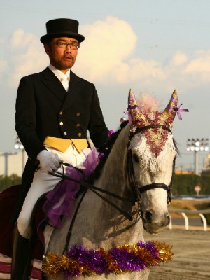 川崎競馬の誘導馬　１月開催　Ｇ１　３頭立てＶｅｒ　ビービートルネードくん１
