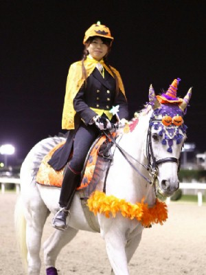 川崎競馬の誘導馬　１０月開催　ハロウィンＶｅｒ　別カメラ　１