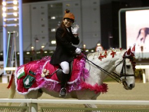 川崎競馬の誘導馬　１２月　クリスマスＶｅｒ　ユーコースプリングくん　３