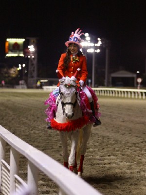 川崎競馬の誘導馬　１２月開催　ｘｍａｓ＆結婚祝いＶｅｒ　３