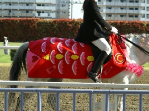 川崎競馬の誘導馬　４月開催　桜＆こいのぼり　赤Ｖｅｒ　トーチくん３