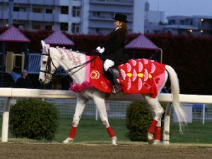 川崎競馬の誘導馬　４月開催　桜＆こいのぼり　赤Ｖｅｒ　ユーちゃん１