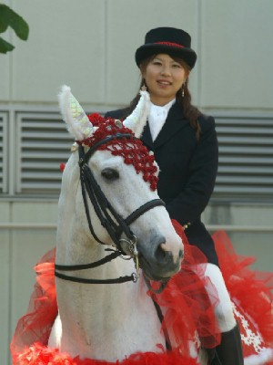 川崎競馬の誘導馬　５月開催　カーネーションＶｅｒ　１