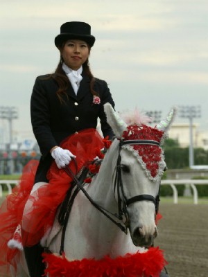 川崎競馬の誘導馬　５月開催　カーネーションＶｅｒ　２