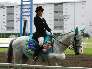 川崎競馬の誘導馬　６月開催　紫陽花Ｖｅｒ　トーチくん　４